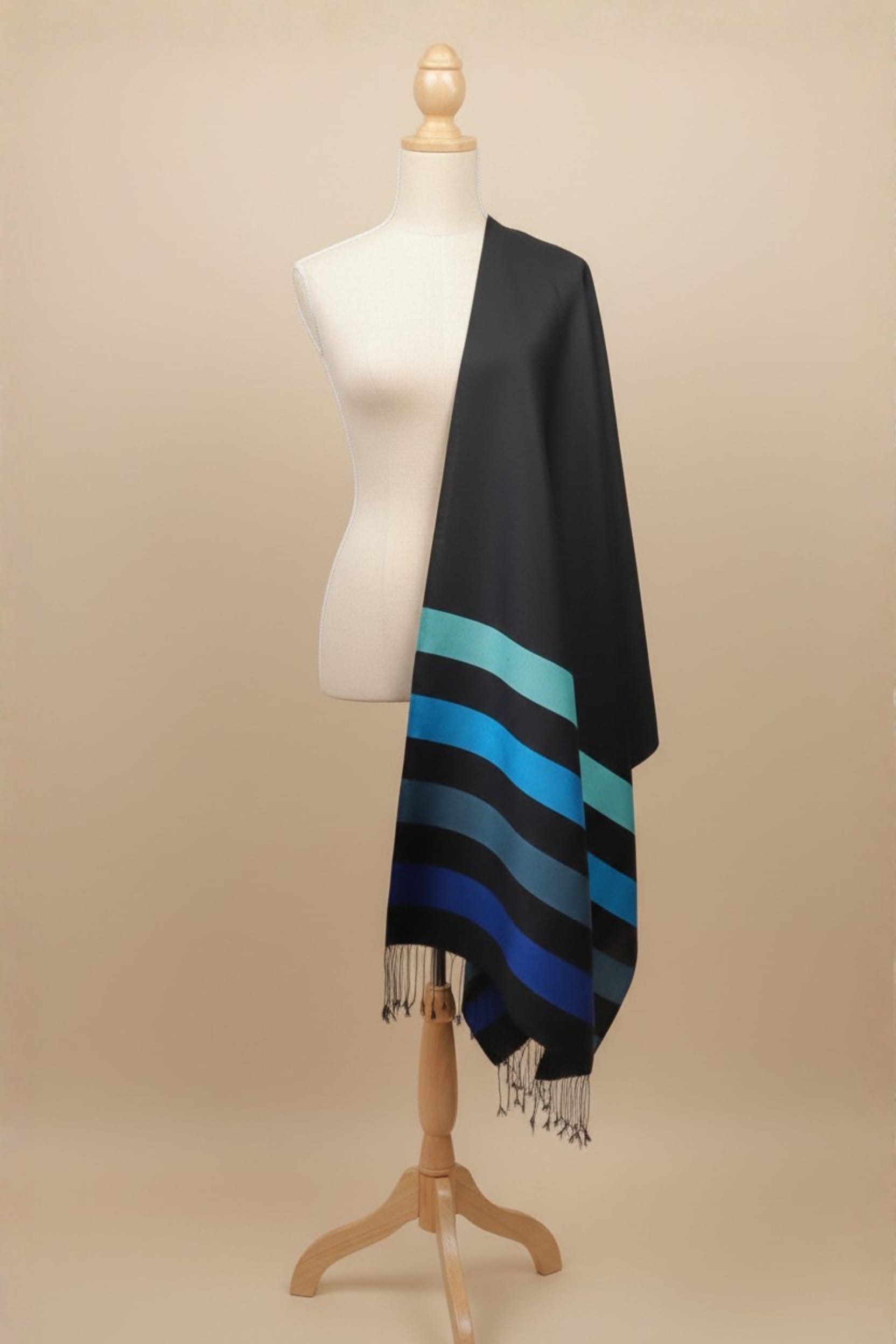 Sultana Lumina — Sapphire - Image 1